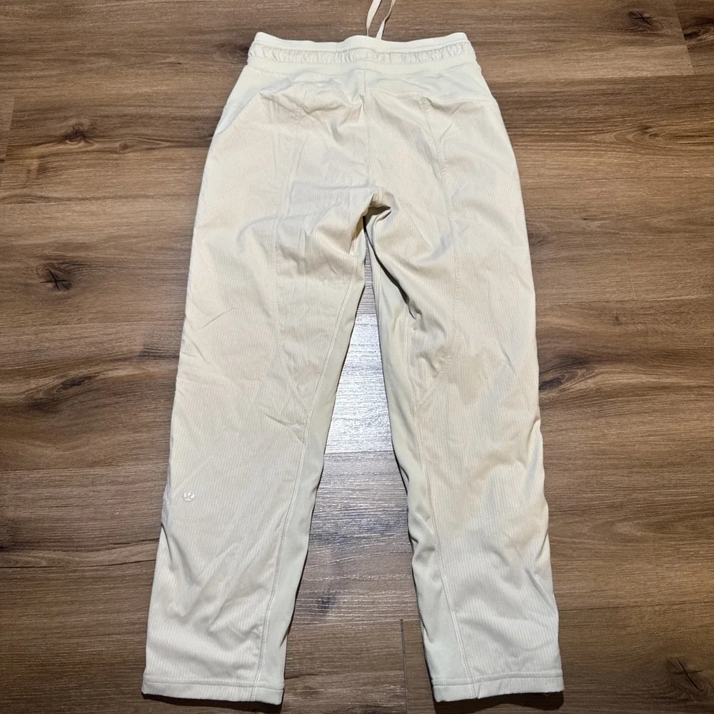 LULULEMON Dance Pant Studio Mid Rise Lined Crop  Size 2  25